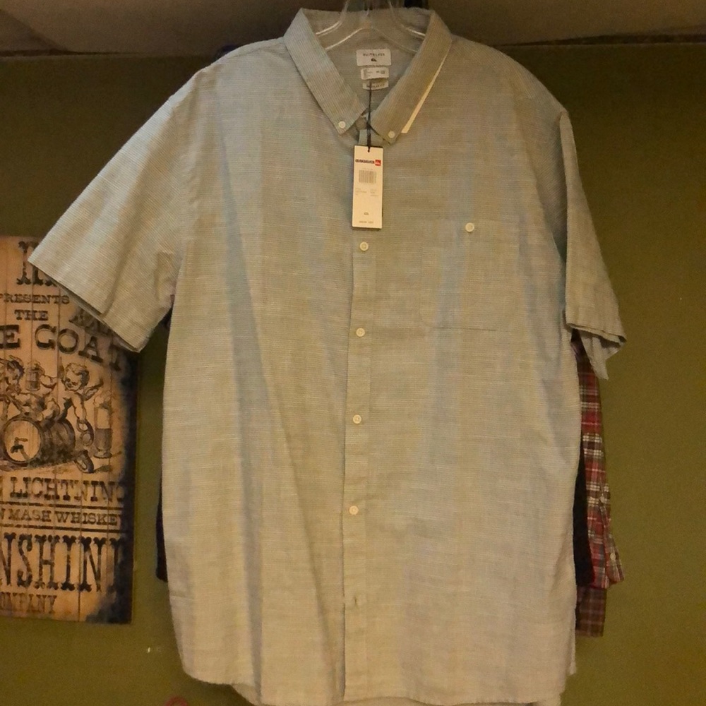 Quiksilver short sleeve button up NWT